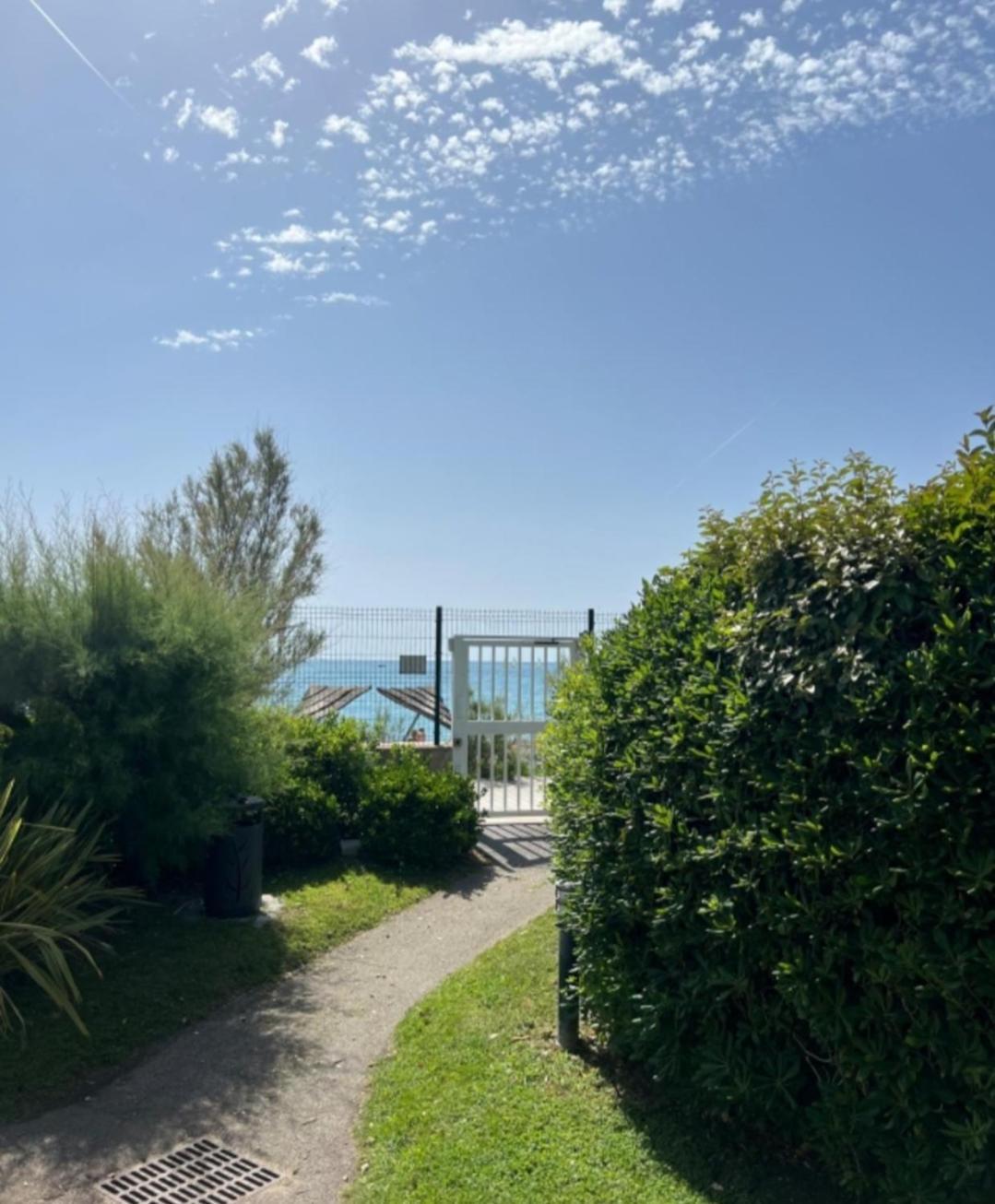 Charmant Studio Villeneuve-Loubet Esterno foto